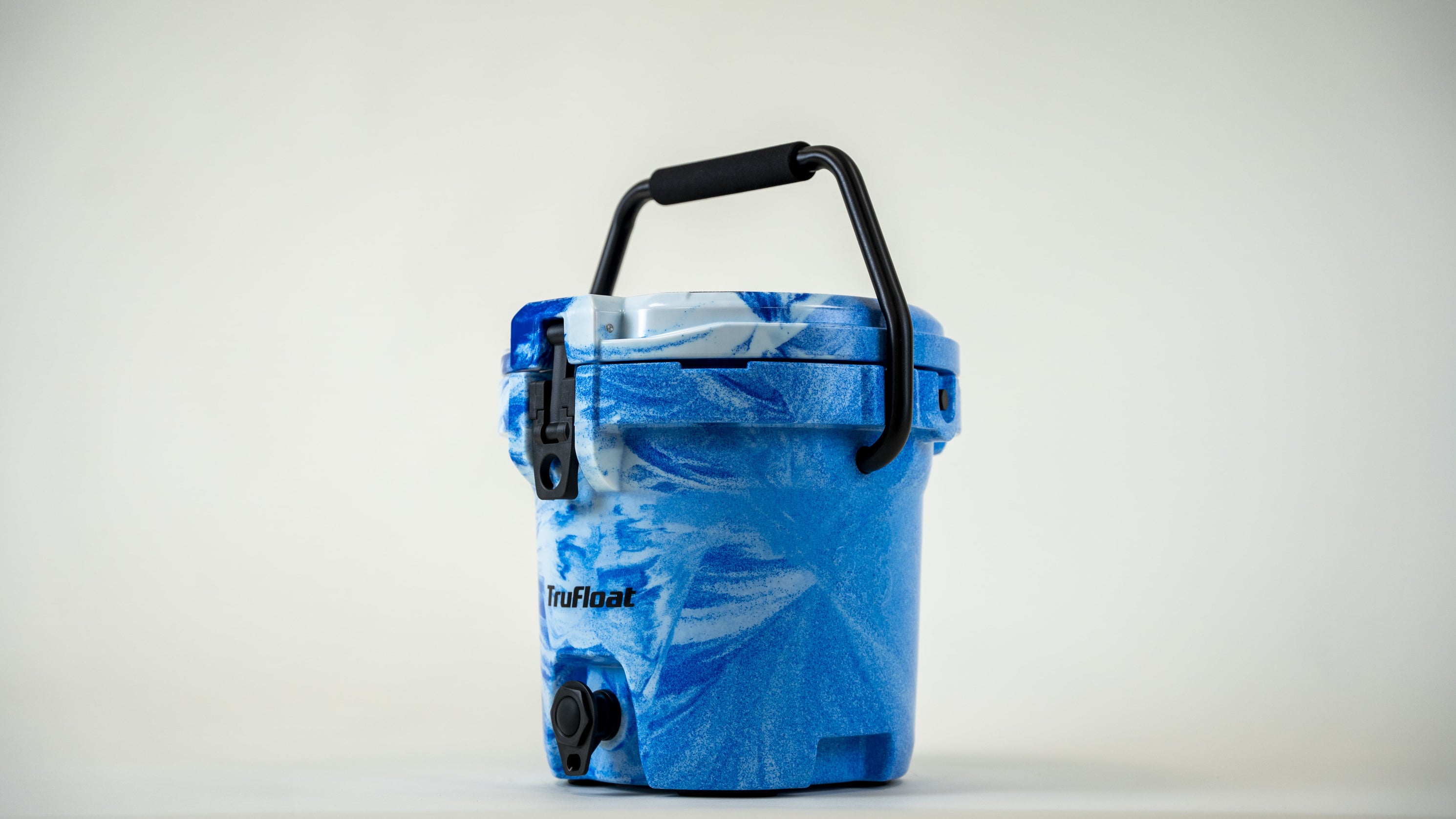 2.5 Gallon Bucket Cooler With Spigot